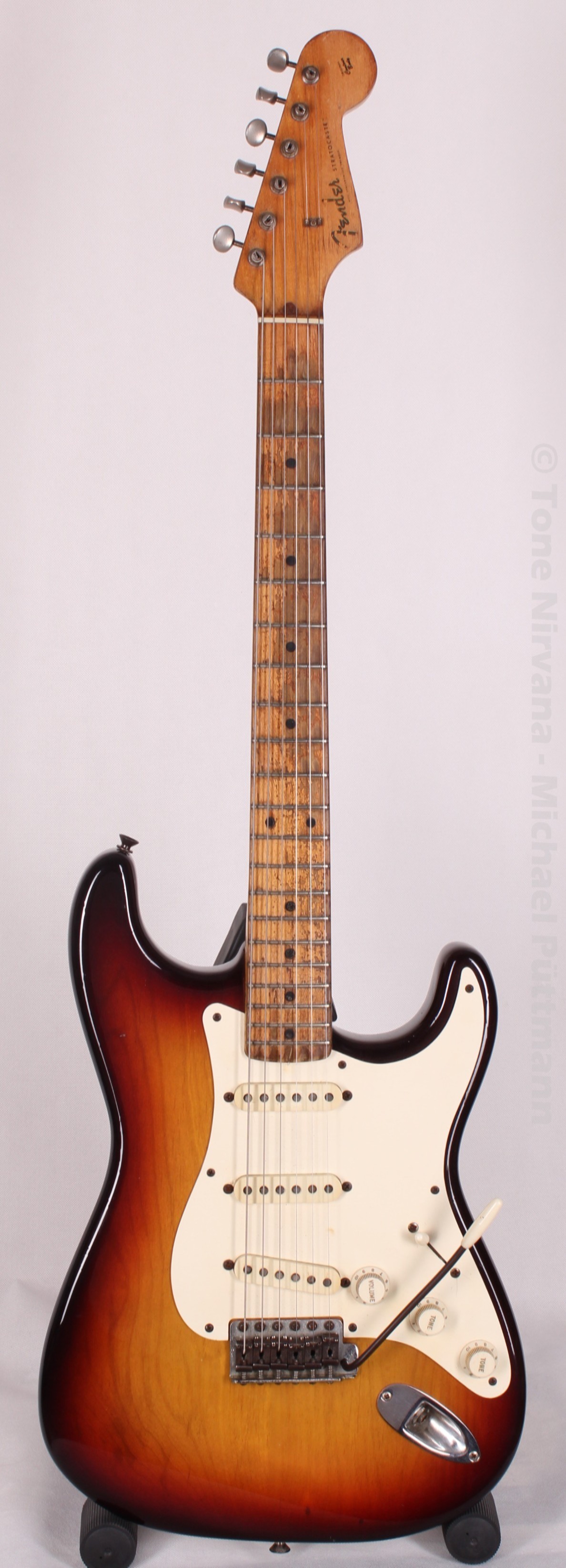 1956-58 FenderStratocasterRefSB_31197_01