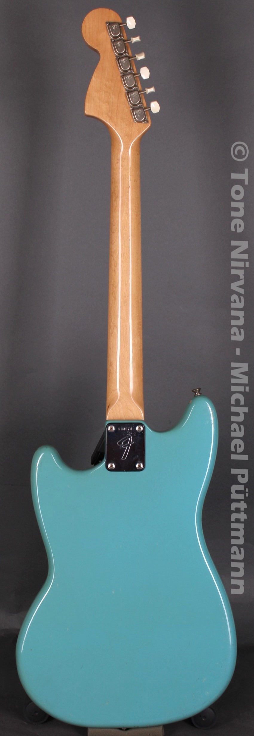 1974FenderMusicmasterBlue_#504074_08