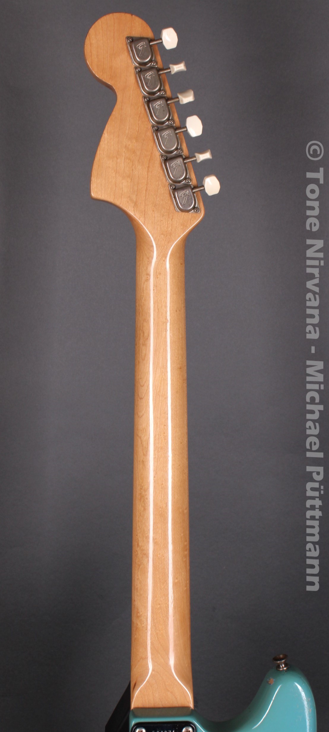 1974FenderMusicmasterBlue_#504074_09